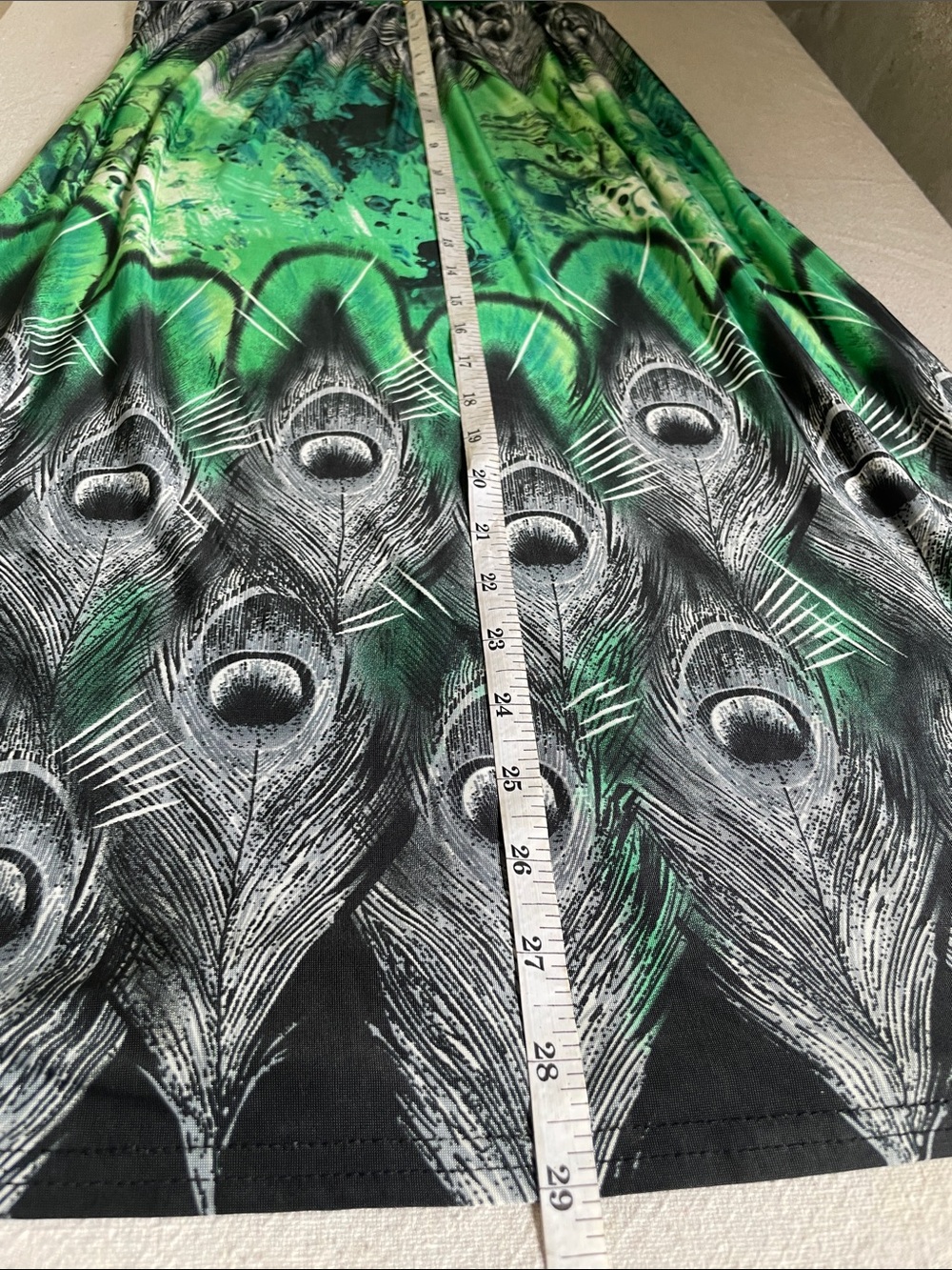 Vintage-Inspired Green Peacock Print Halter Dress with Wooden Bead Detail - Picture 5 of 5